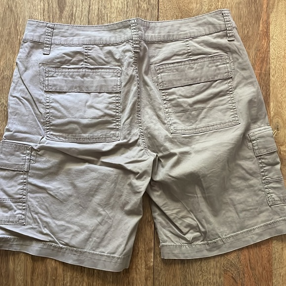 Sonoma size 8 Bermuda cargo shorts - Picture 2 of 3
